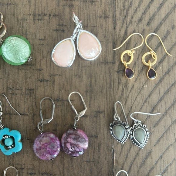 19 Pair of Earrings - Picture 8 of 8